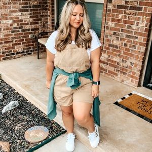 Time & Tru Khaki shorts overalls